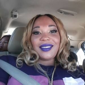 Meet your Posher, Yolanda